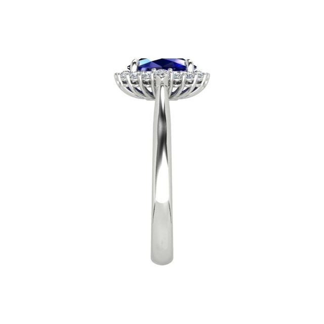 18ct White Gold 2.02ct Ceylon Sapphire & Diamond Halo-Style Dress Ring